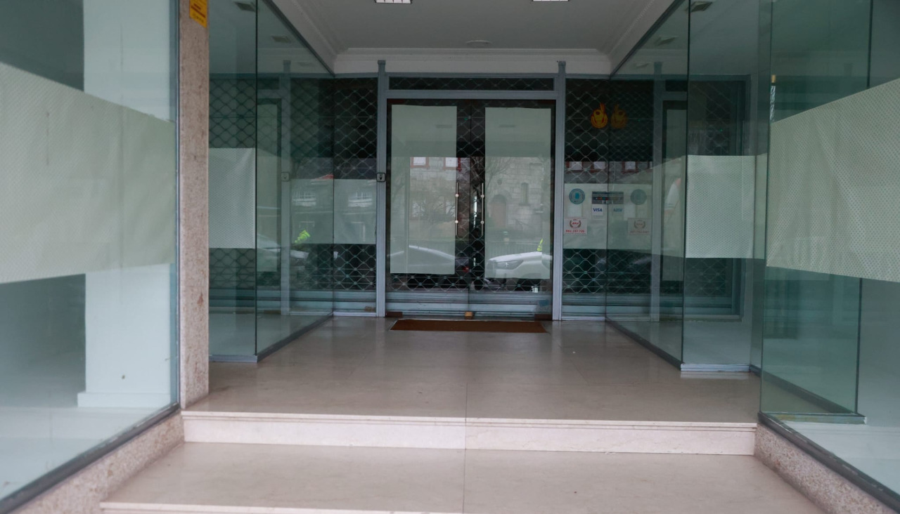 Locales cerrados en Arousa