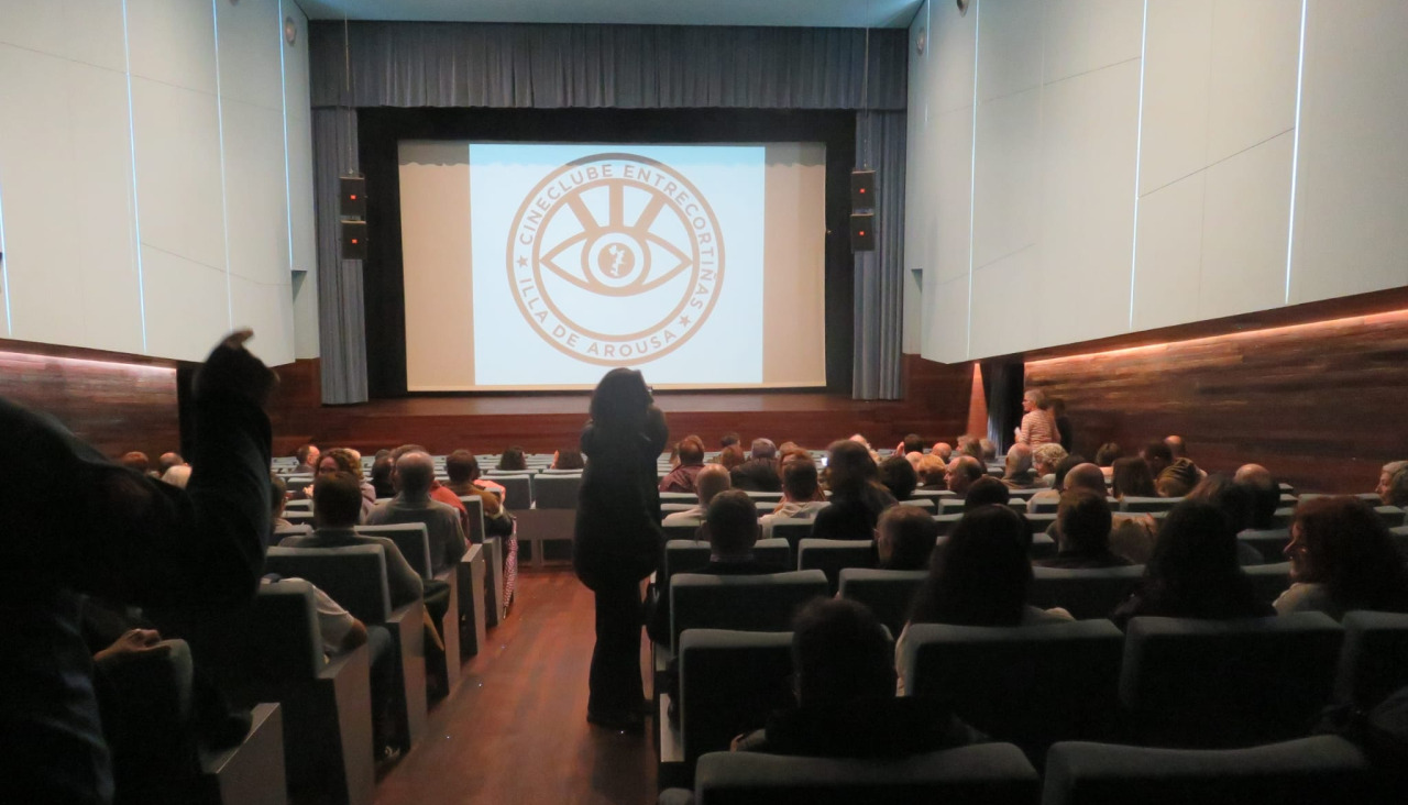 Una sesión de cine en el auditorio insular