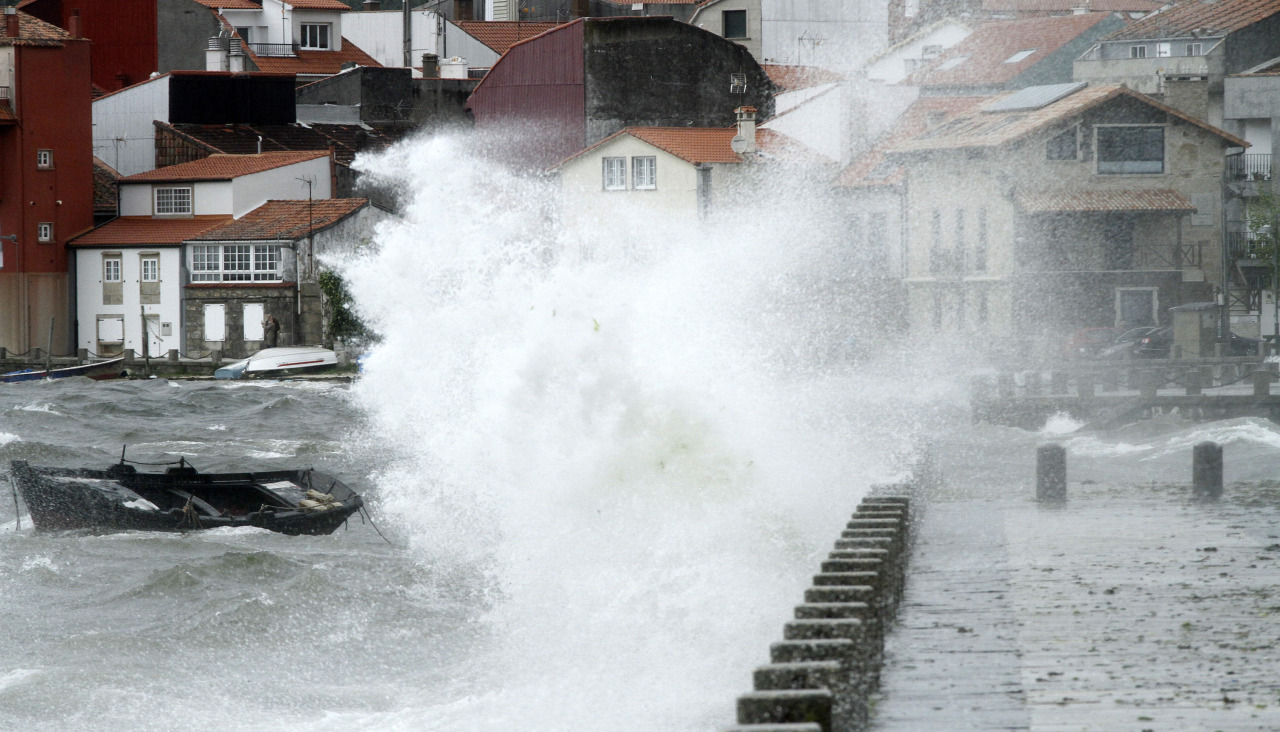 Imagen del mar en Carril durante un temporal el año pasado