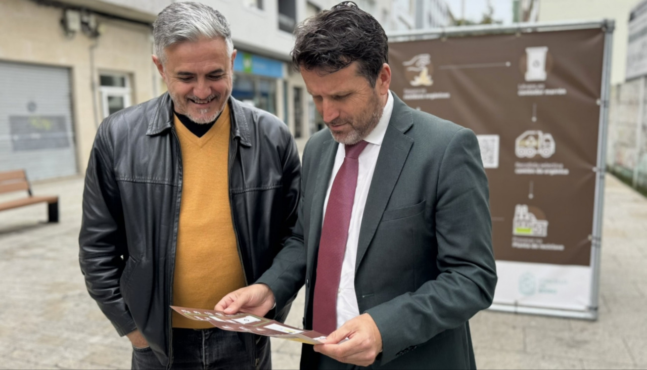 El edil boirense Marcos Fajardo, en una imagen de archivo de la presentación de la campaña de concienciación junto al alcalde, destacó los "bos resutados" de los dos primeros meses