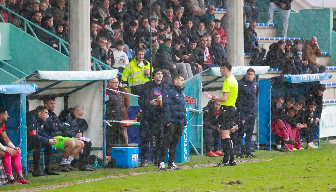 El estado del campo puede condicionar el juego esta tarde