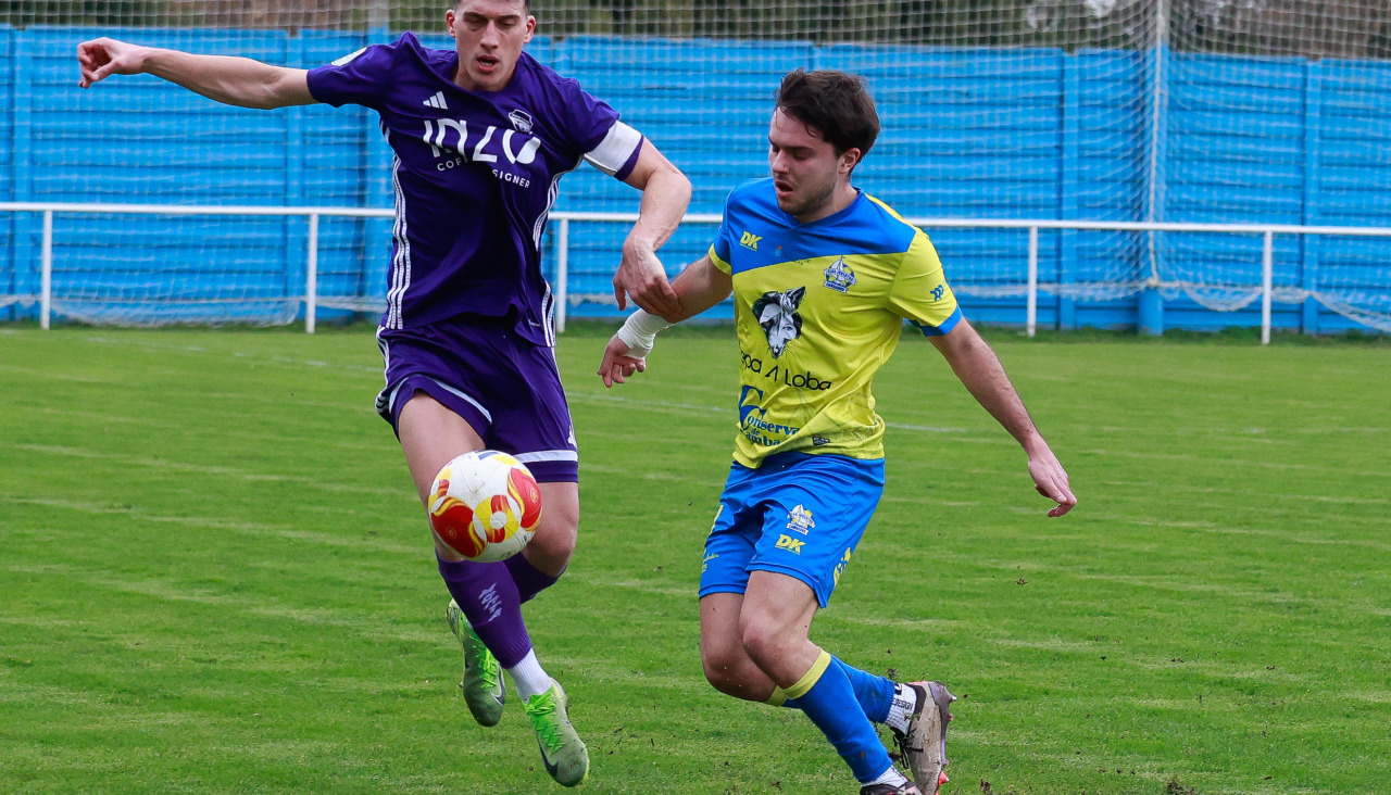 El delantero Nico, con gripe, es duda para el partido de esta tarde en Burgáns