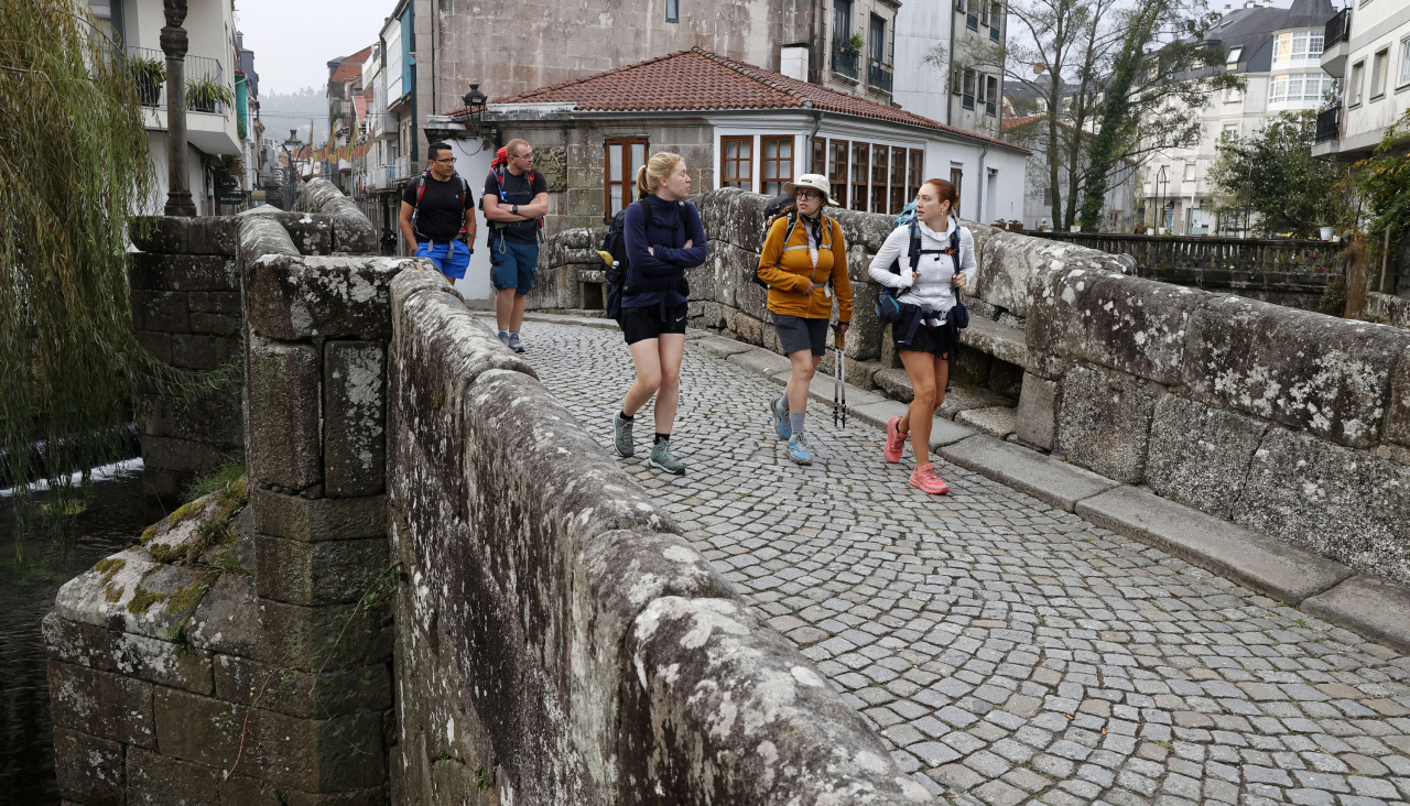 Imagen de archivo de peregrinos a su paso por Caldas de Reis