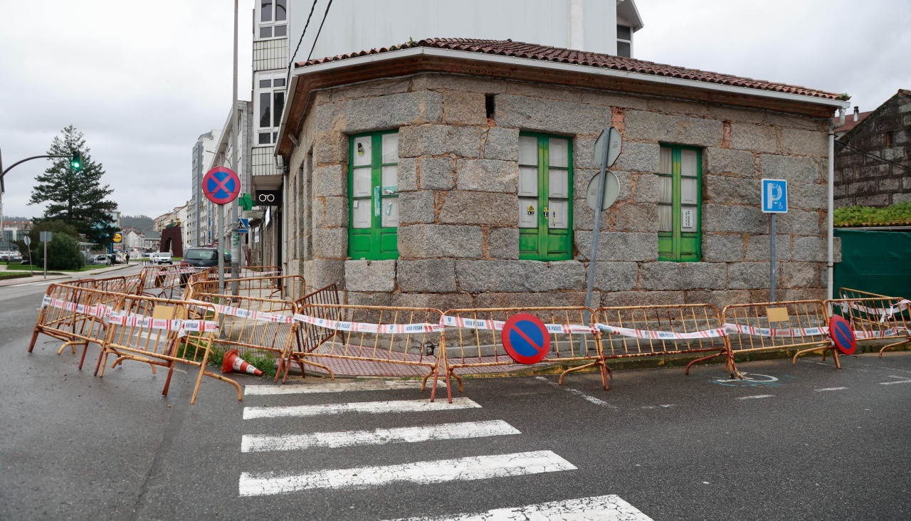 Vallas en la zona del ambulatorio