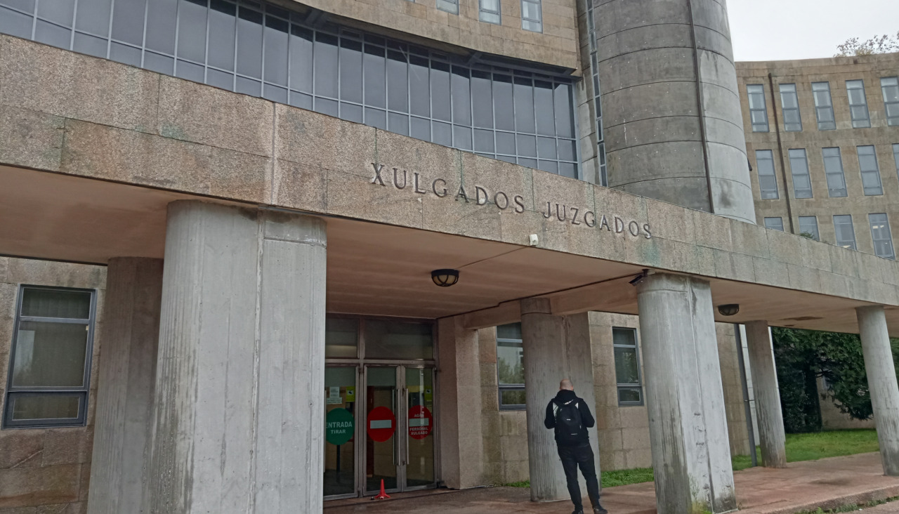 El juicio se celebró en la sección compostelana de la Audiencia Provincial de A Coruña