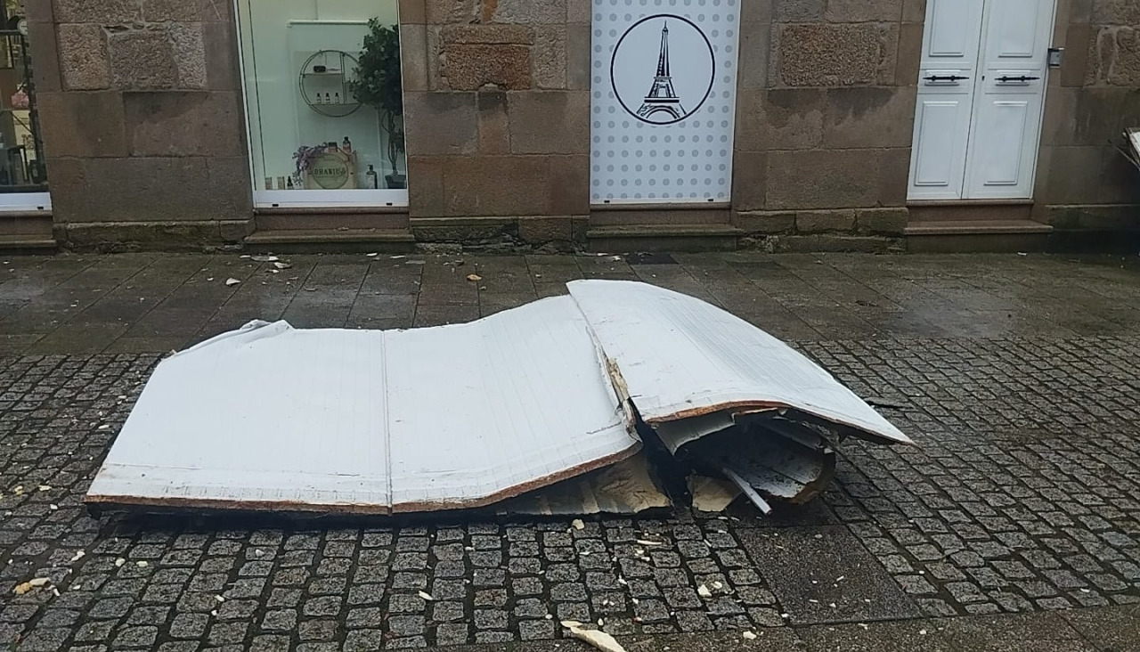 La estructura desprendida y volada en Cambados