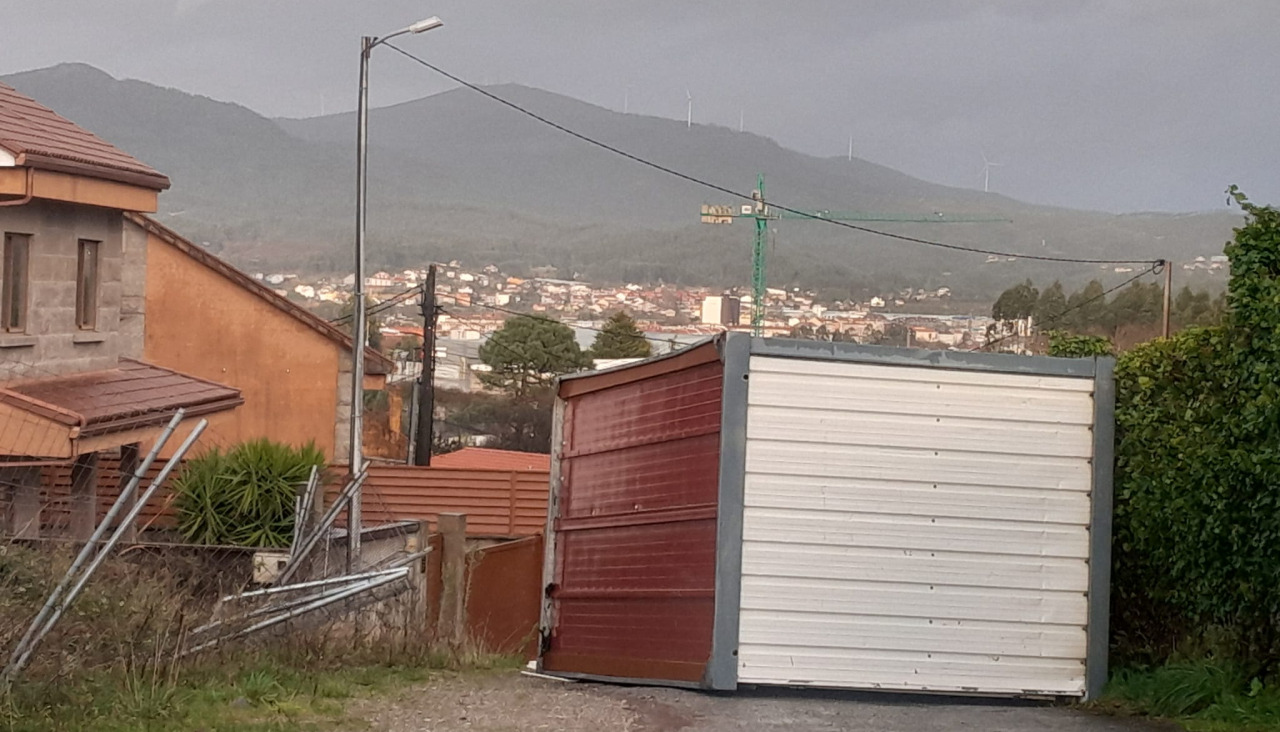 Caseta de obra que voló con el viento