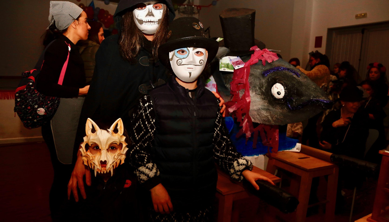 Un momento del 'Enterro da Sardiña' en Vilaxoán el año pasado