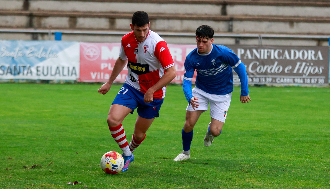 Edgar repitió como lateral izquierdo, aunque acabó de central en la segunda parte