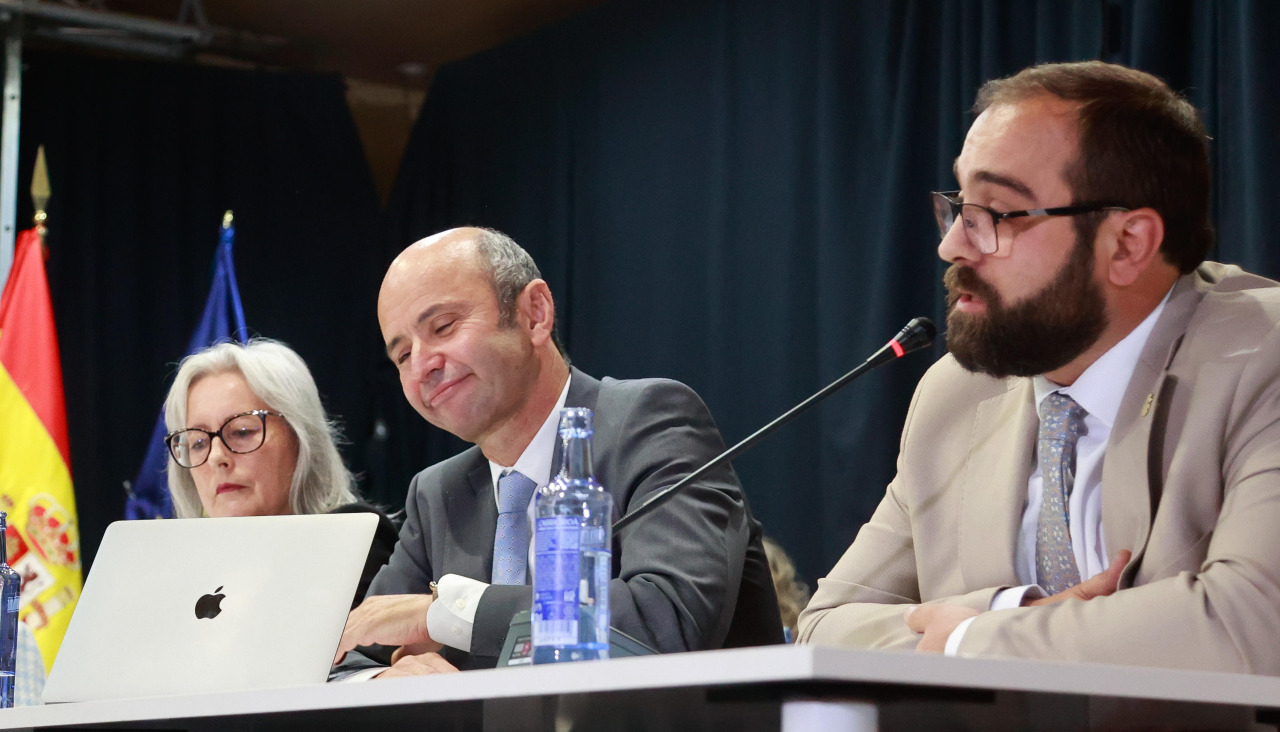 Francisco Suárez-Puerta Colomer es el portavoz del grupo municipal del PSOE de Ribeira