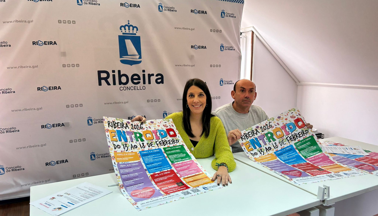 La alcaldesa y el concejal de Festejos presentaron el cartel del Entroido ribeirense