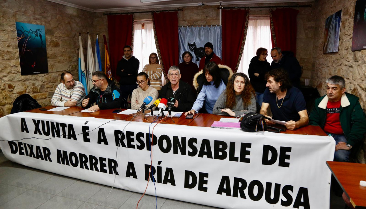 Cofradías, mariscadoras y PDRA comparecieron en Carril