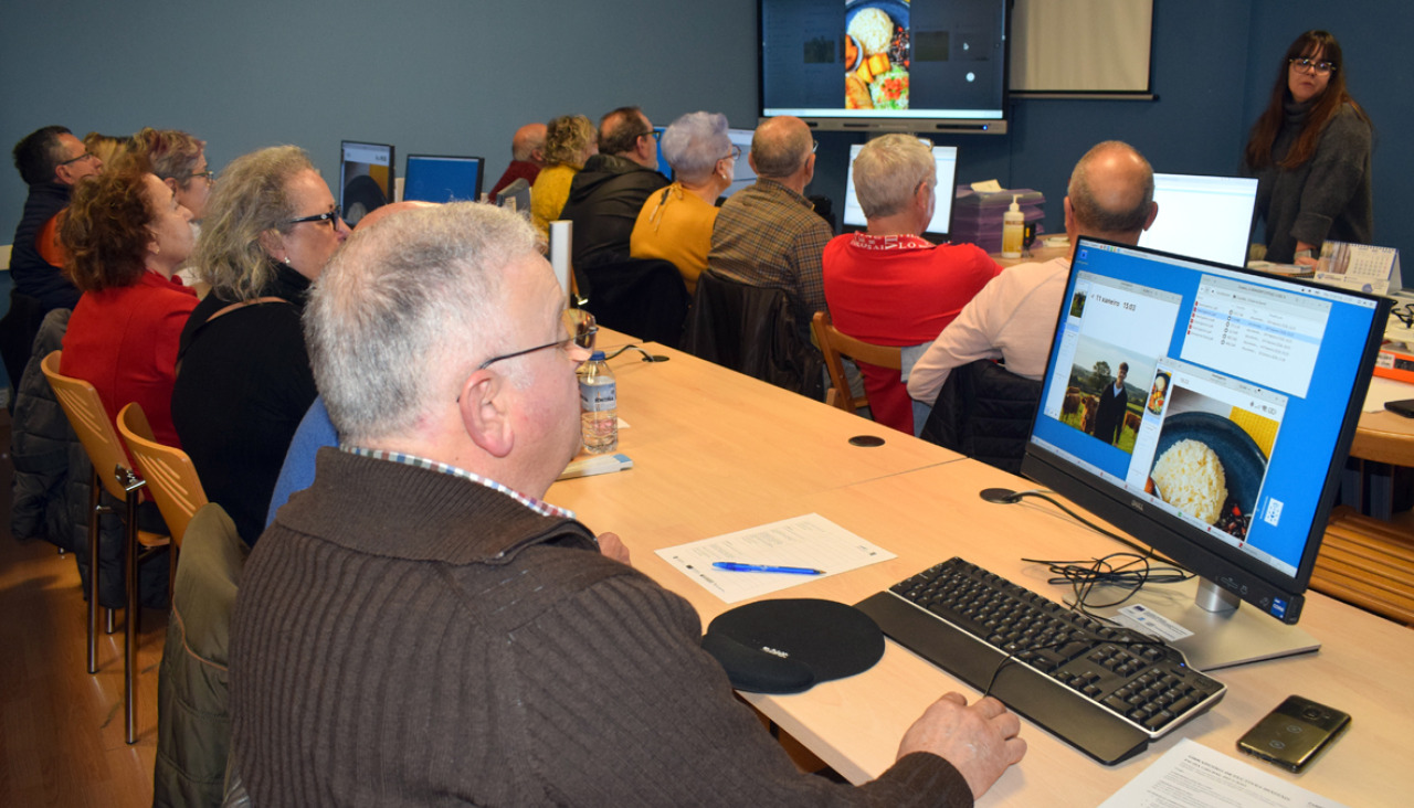 El Aula CeMIT de Valga celebra el Día del Internet Seguro con un taller ...