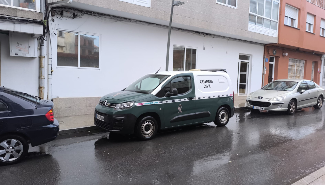 Agentes de la Guardia Civil en O Grove