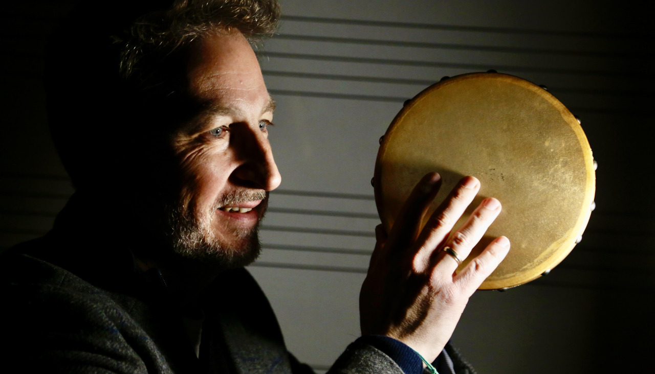 Jorge Ferreira con uno de los instrumentos que se pueden emplear