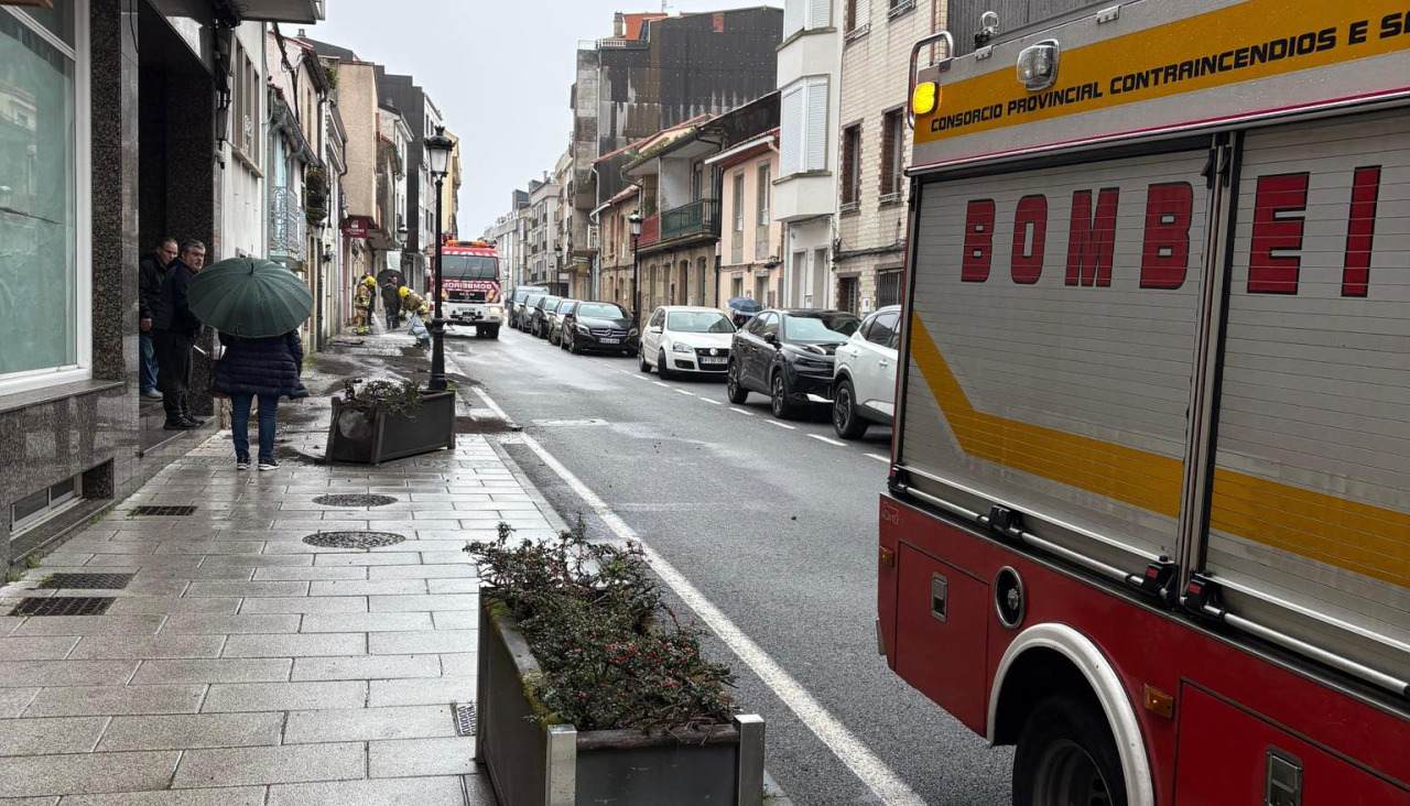 Imagen del macetero desplazado por la colisión