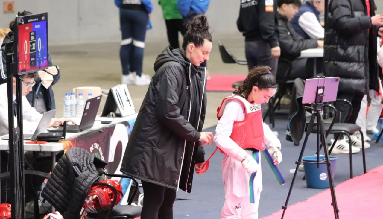 Lúa Piñeiro con una de las deportistas