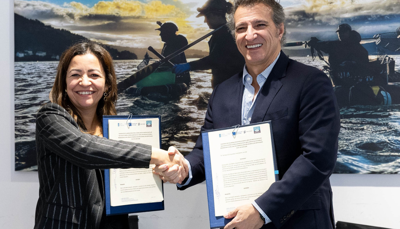 Villaverde y Calvo en la firma del convenio