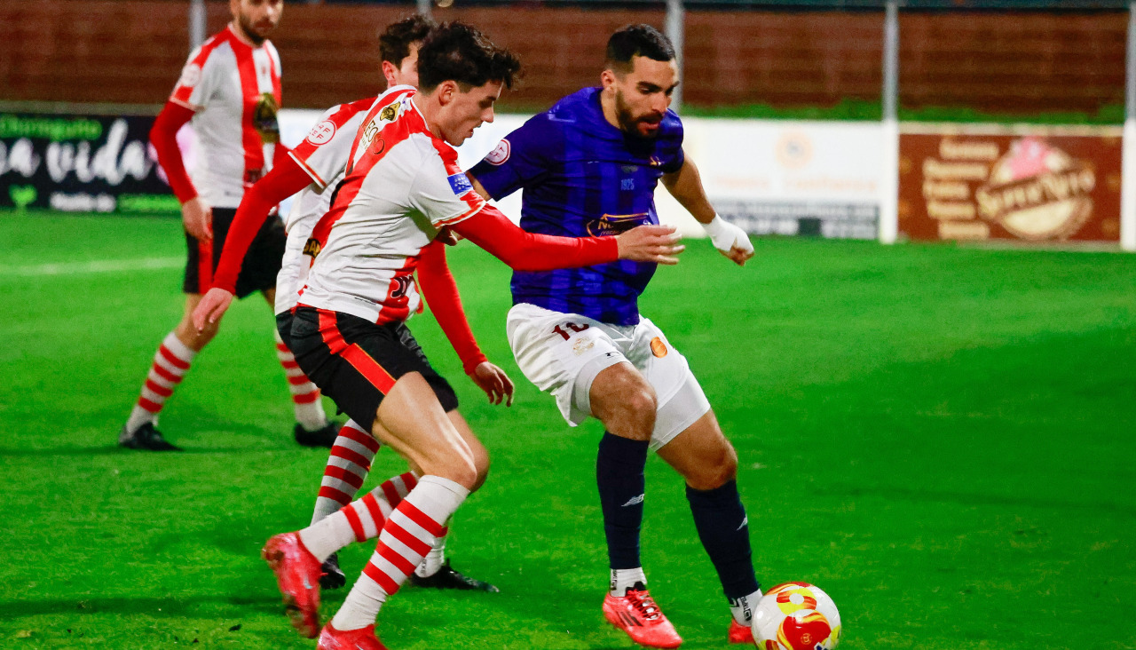 El capitán del Céltiga, Óscar, volvió a hacer un gran trabajo en el centro del campo