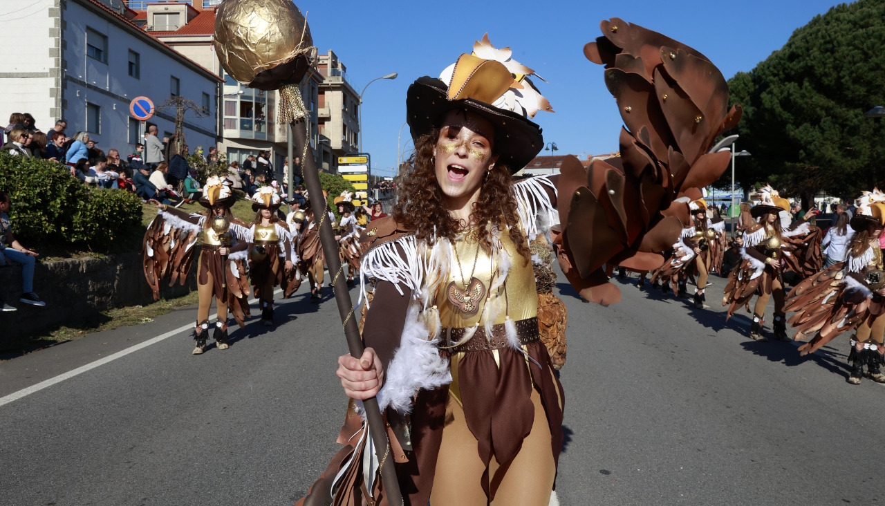 Participantes en el desfile de carnaval de Sanxenxo del 2025
