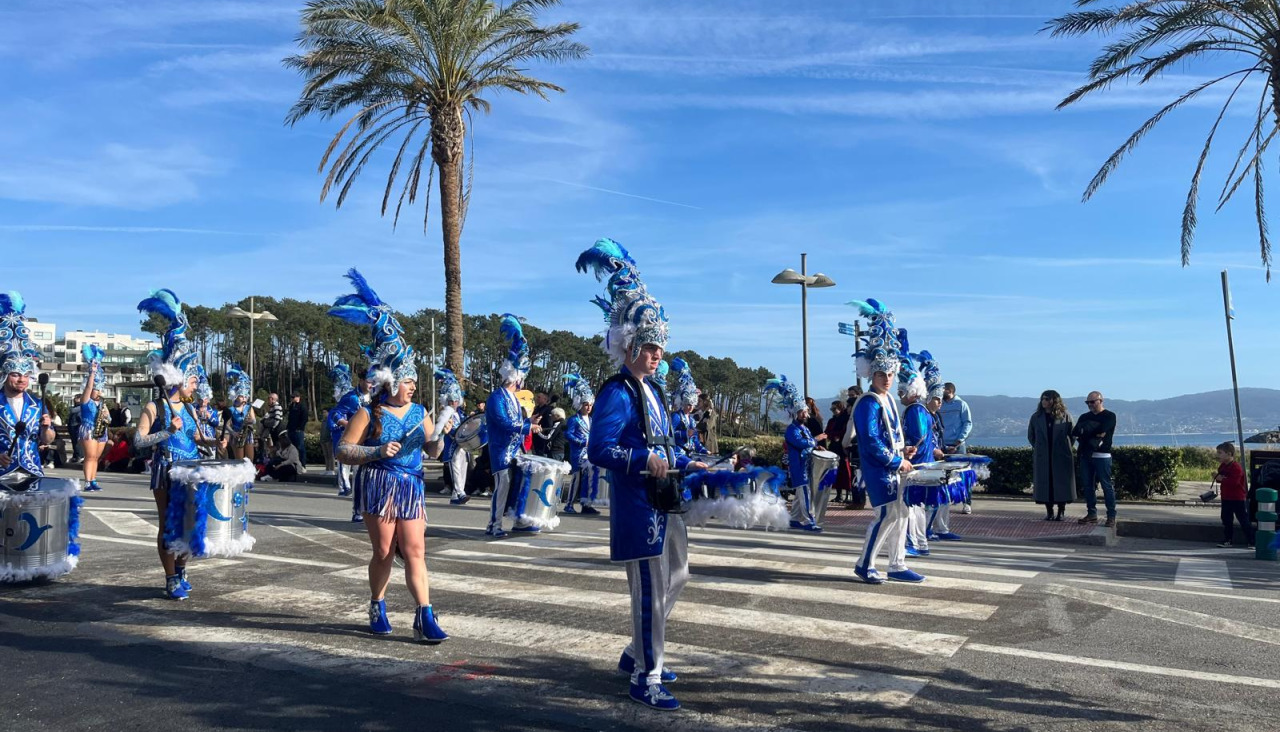 Participantes en el desfile de carnaval de Sanxenxo