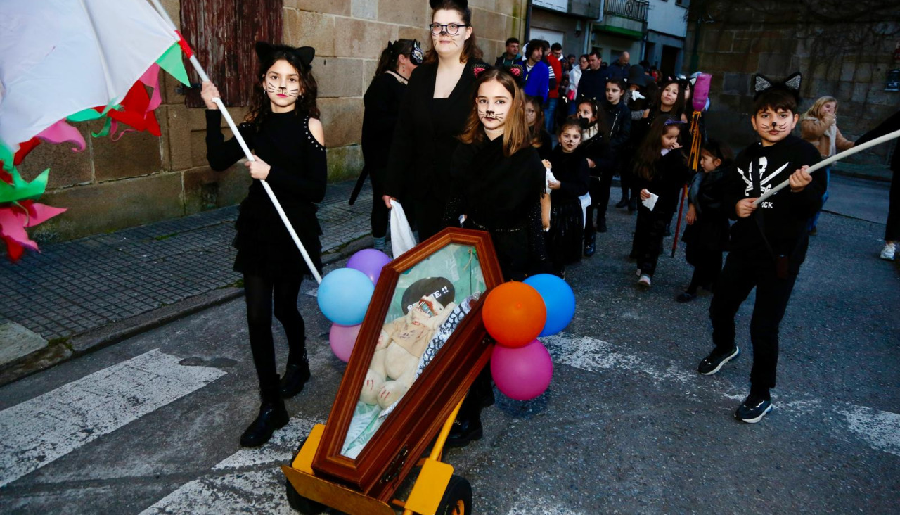 La comitiva recorrió las principales calles de la localidad