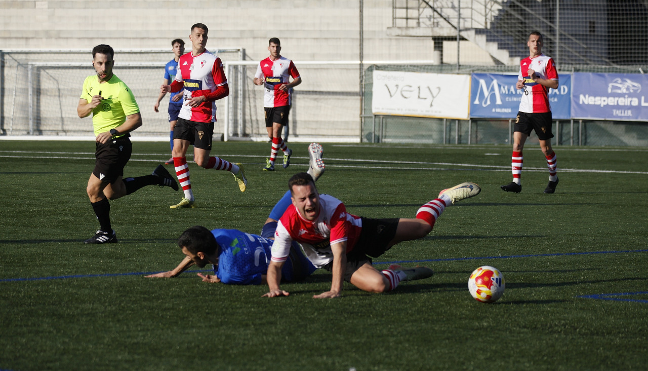 El Arosa tuvo el control del partido en todo momento