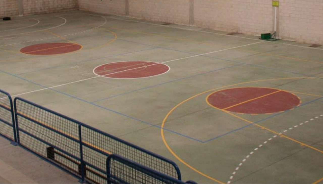 Boiro Novo solicitó que se dote de una superficie de parqué al pabellón polideportivo de Praia Xardín, pero aceptó que se pueda acometer en otra instalación similar