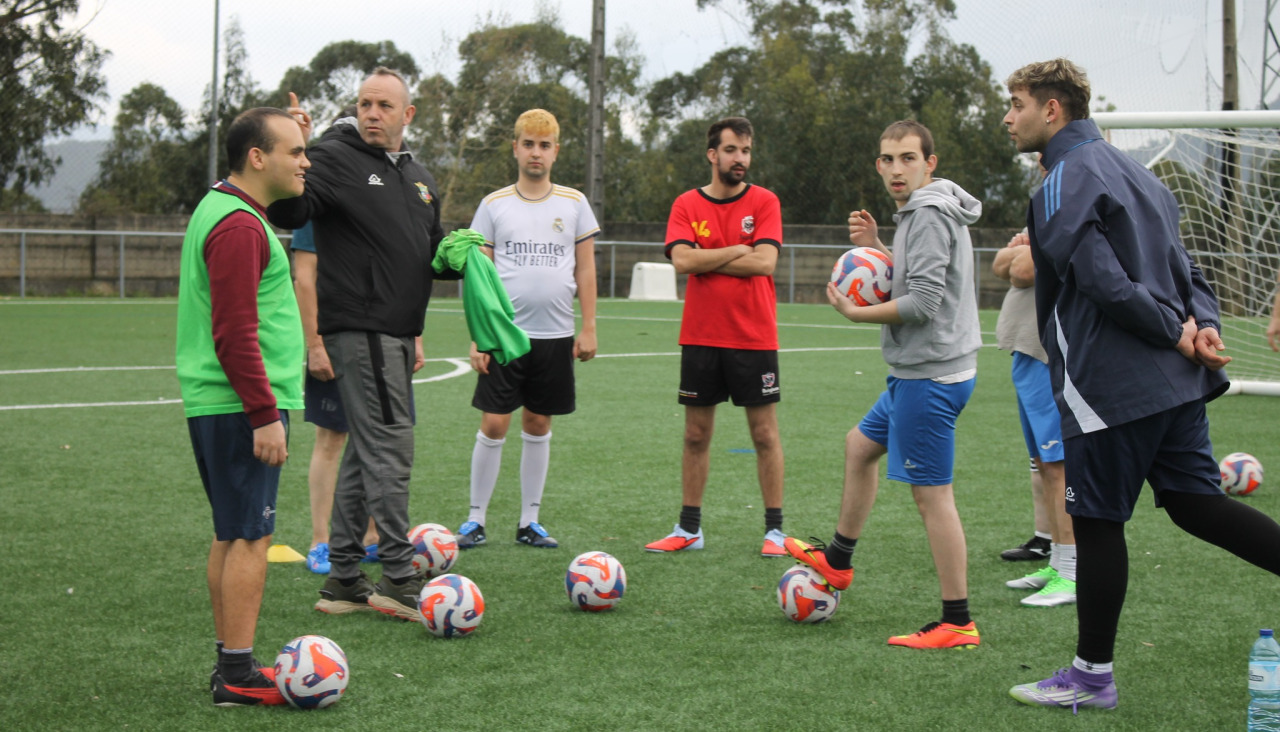 El equipo Genuine durante su primer entrenamiento