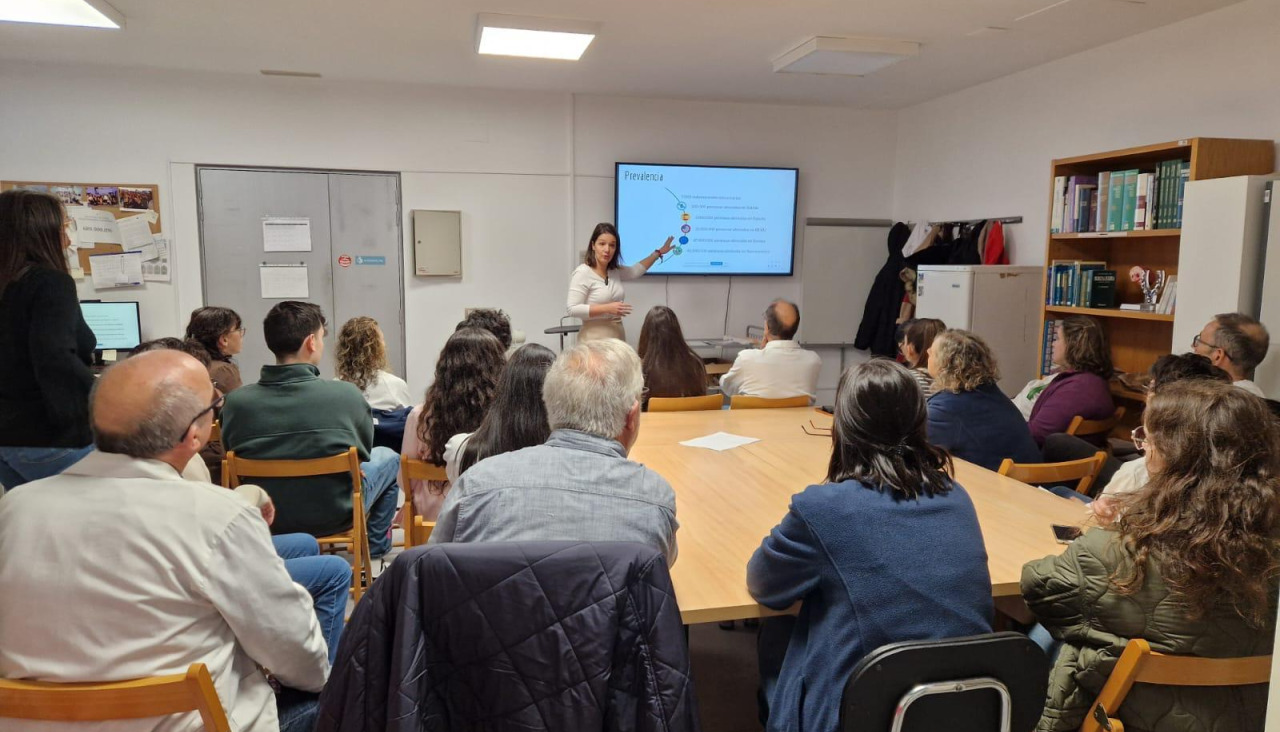 Charla sobre enfermedades raras en el centro de salud de Cambados