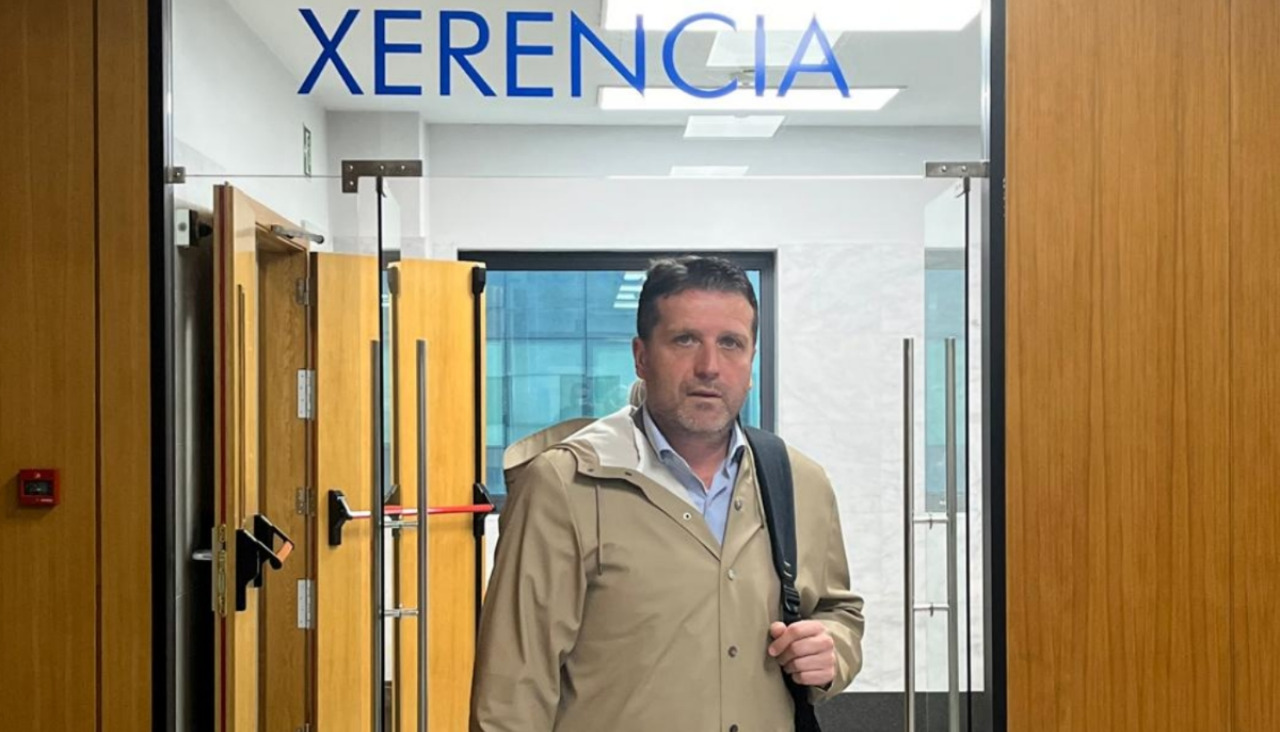 El alcalde boirense, José Ramón Romero, además del concejal de Sanidade, Roberto Lojo, se desplazó a la capital gallega para mantener una reunión en la Xerencia da Área Sanitaria de Santiago y O Barbanza