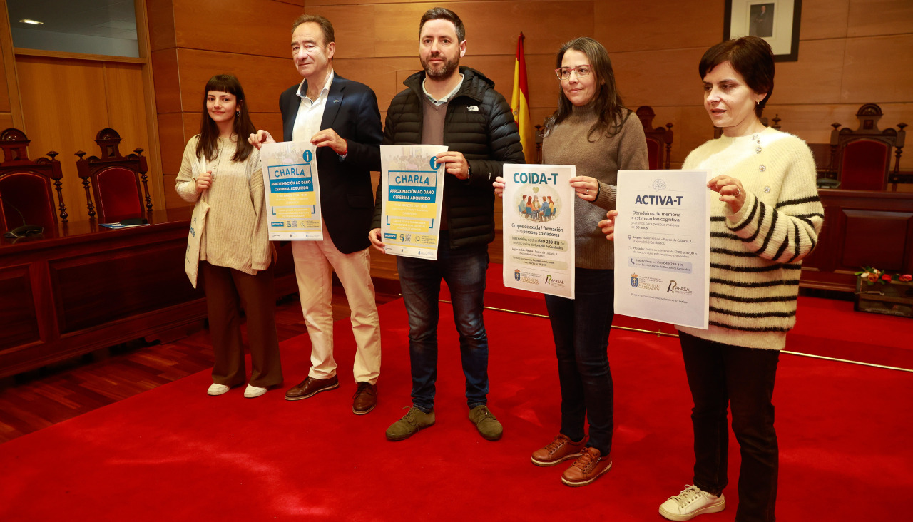 Representantes de Afasal y Dano Cerebral Galicia en la rueda de prensa