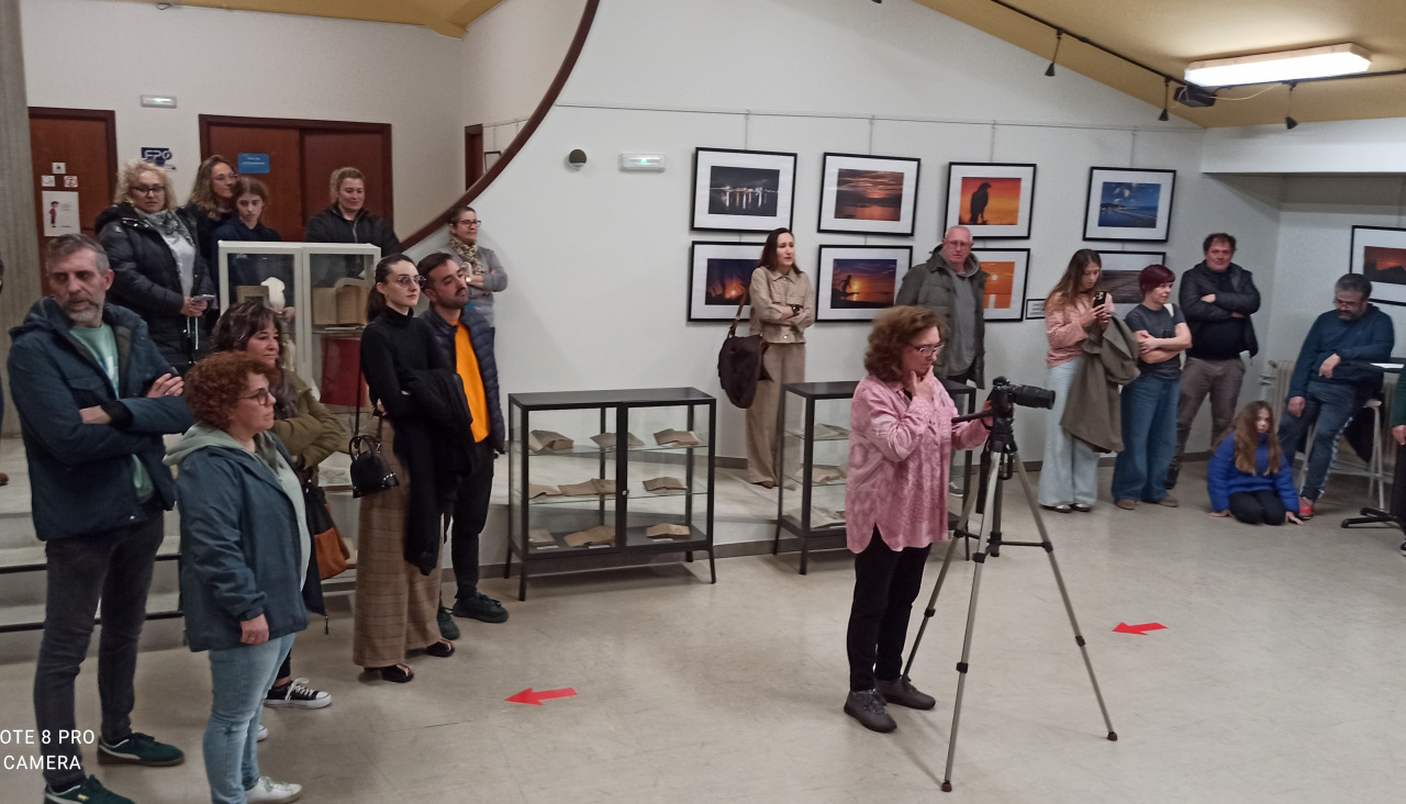 Asistentes durante la inauguración