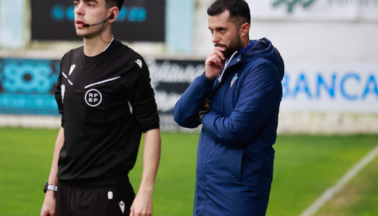 Roberto Lázaro durante un partido