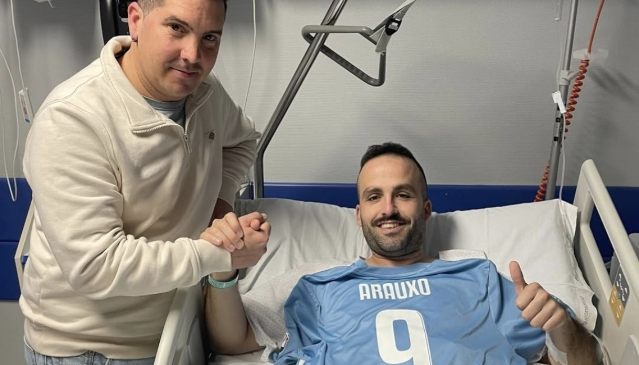 El capitán del Villalonga Héctor Méndez fue operado del ligamento cruzado y el presidente anunció su renvación al visitarlo