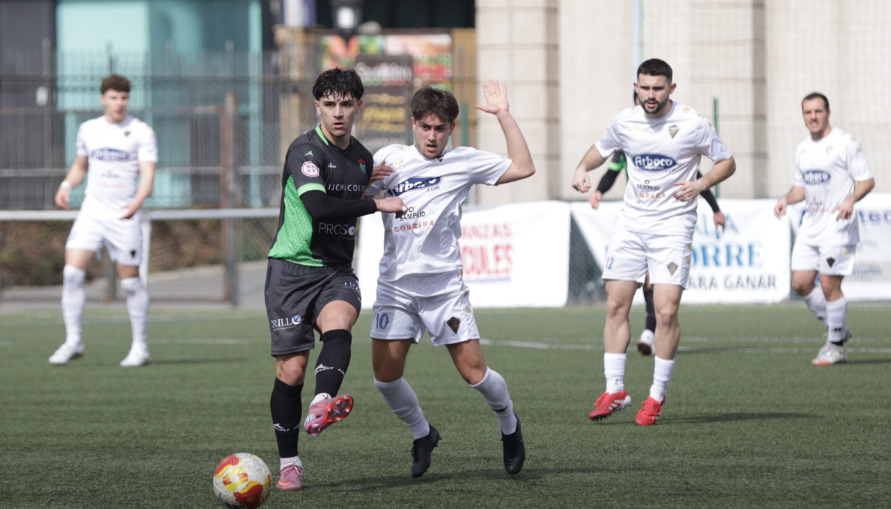 El Boiro se queda a tres puntos de la zona de play-off tras este empate