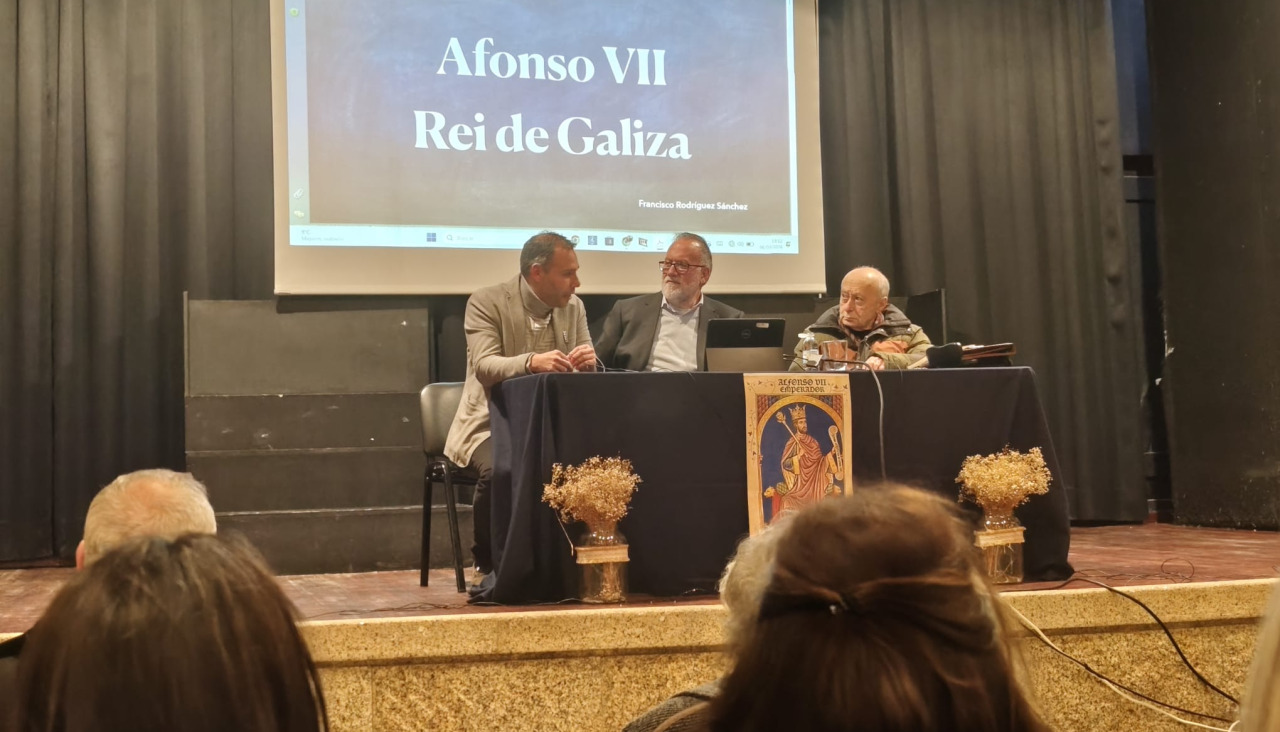 Un momento de la charla impartida por el especialista Francisco Rodríguez en el salón de actos del colegio San Fermín