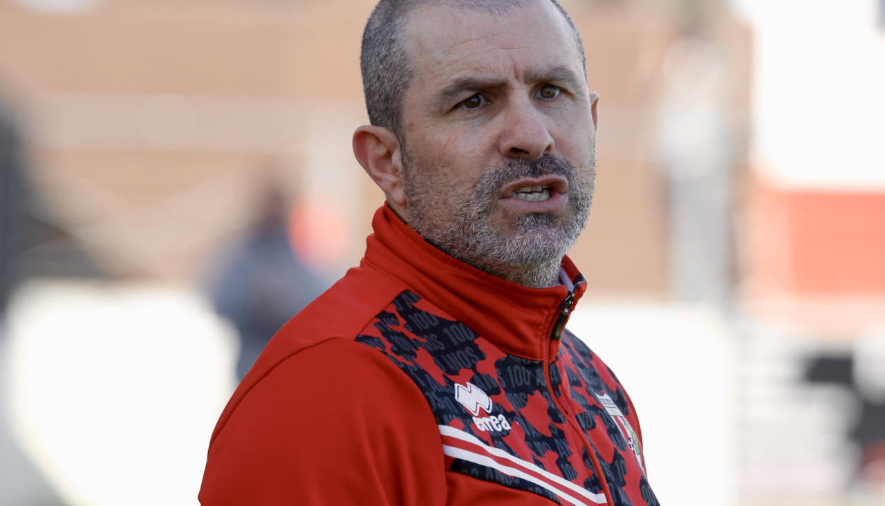 Luis Carro valoró la mejora defensiva de su equipo respecto al duelo con el Barco