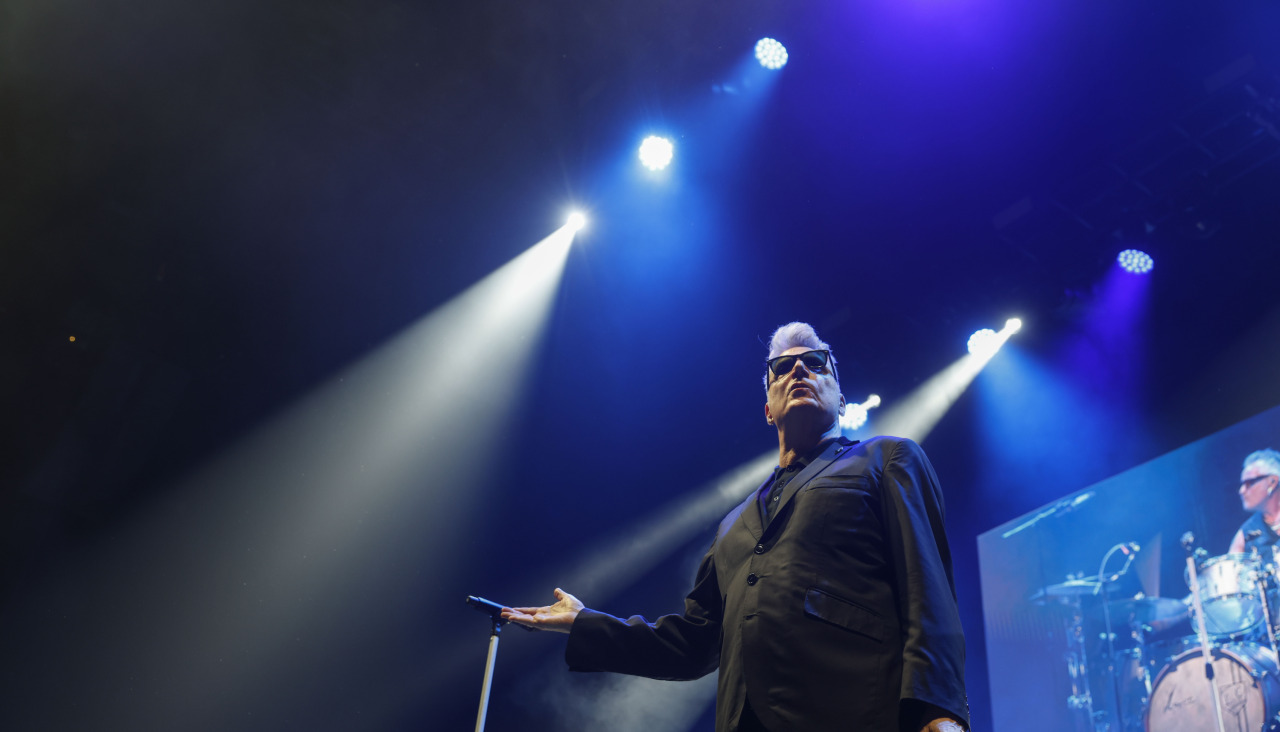 Concierto de Loquillo en el Movistar Arena de MadridMADRID, 24/10/2025.- El músico y cantante ´Loquillo´ durante el concierto que ha ofrecido hoy viernes en el Movistar Arena de Madrid. EFE / Juanjo Martín.