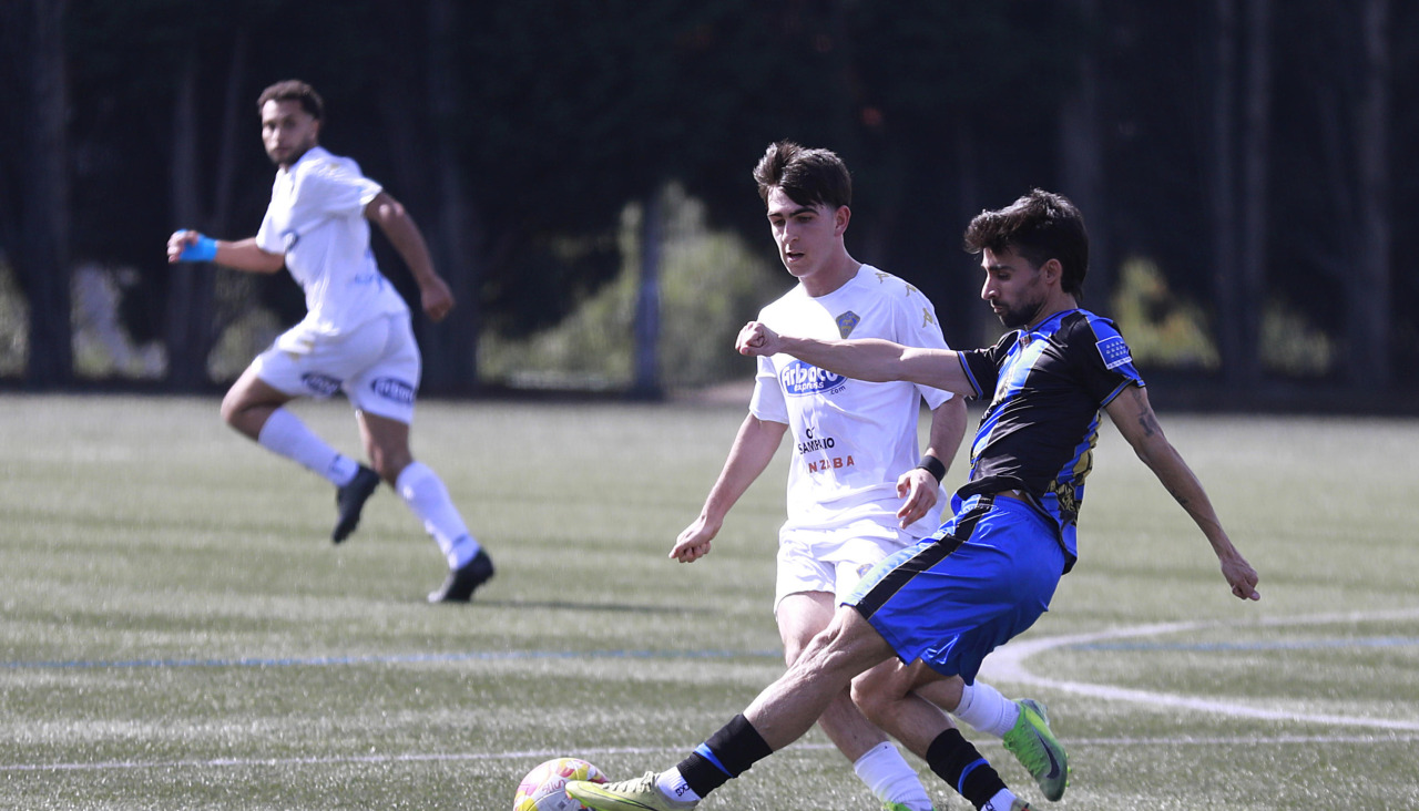 Julio Rey dutante el partido esta mañana