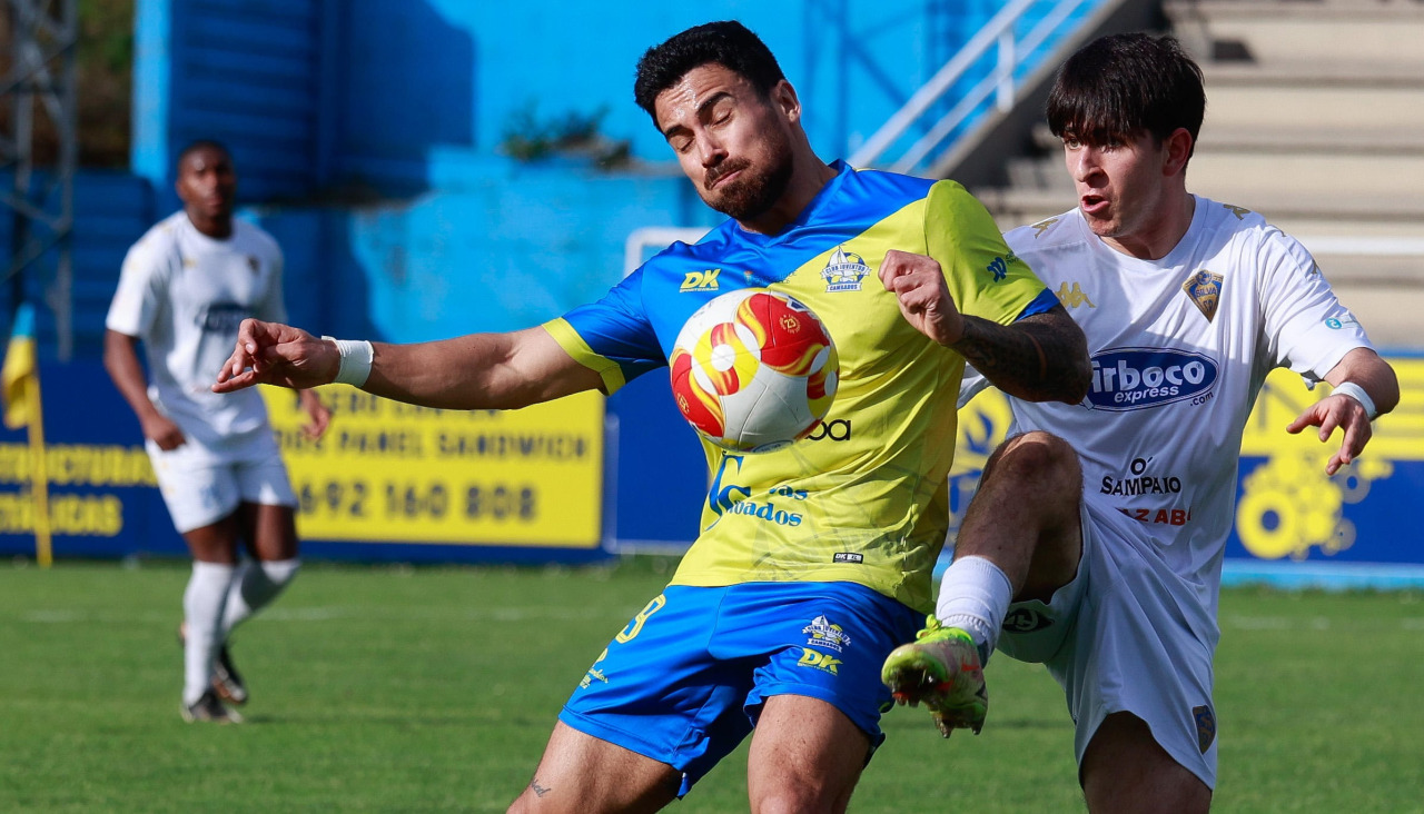 El CJ Cambados cae a puestos de descenso al ser superado en la tabla por el Silva