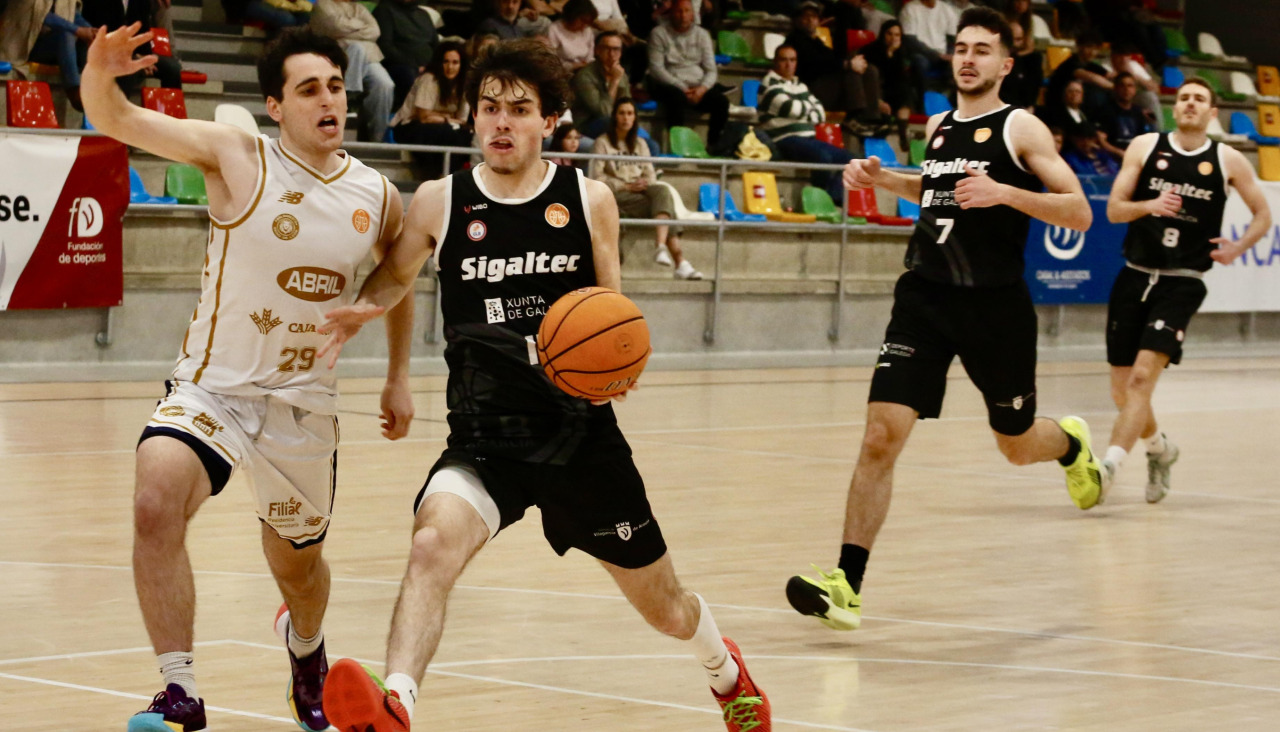 El Sigaltec CLB da un paso de gigante por la permanencia