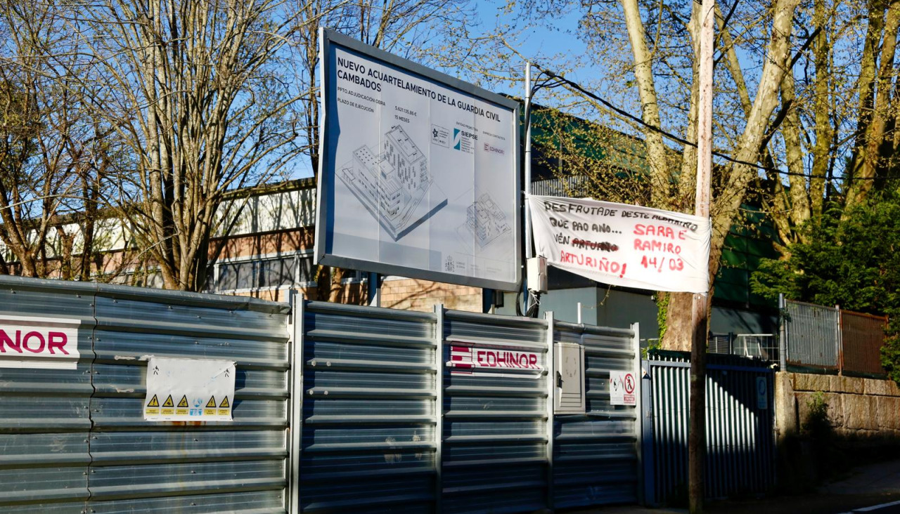 Vista actual de la parcela, donde la obra lleva parada unos tres años