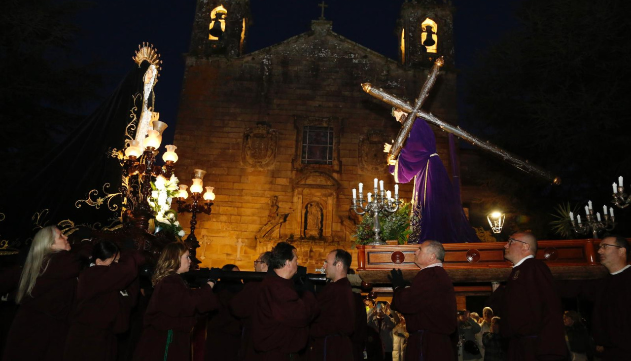 El Santo Encuentro fue, como es tradición, en el atrio de la iglesia parroquial