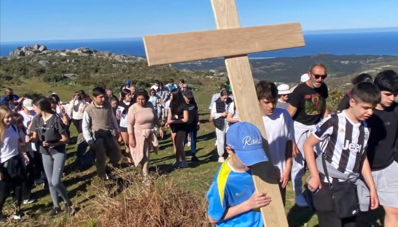 Vía Crucis entre la Santa de Moldes y el Mirador de A Curota