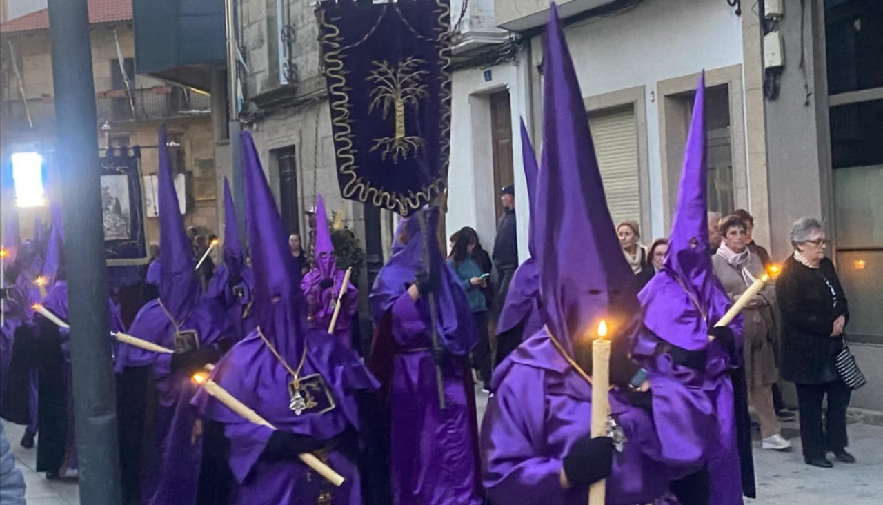 Procesión del Paso de Jesús en el Huerto de los Olivos en Ribeira