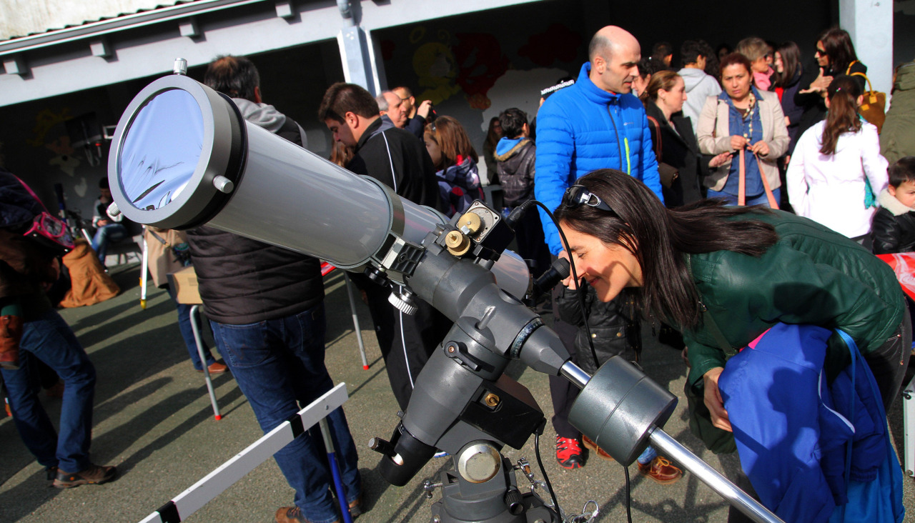 Unha actividade anterior en Vilagarcía durante un eclipse solar | d.a.