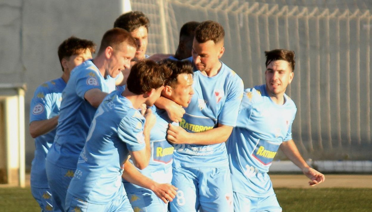 Martín Diz se estrenó como goleador anotando el mejor tanto de la temporada de su equipo