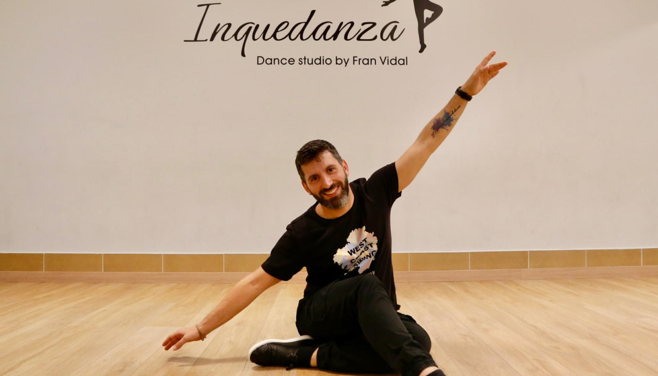 Fran Vidal en su escuela, ubicada en O Piñeiriño