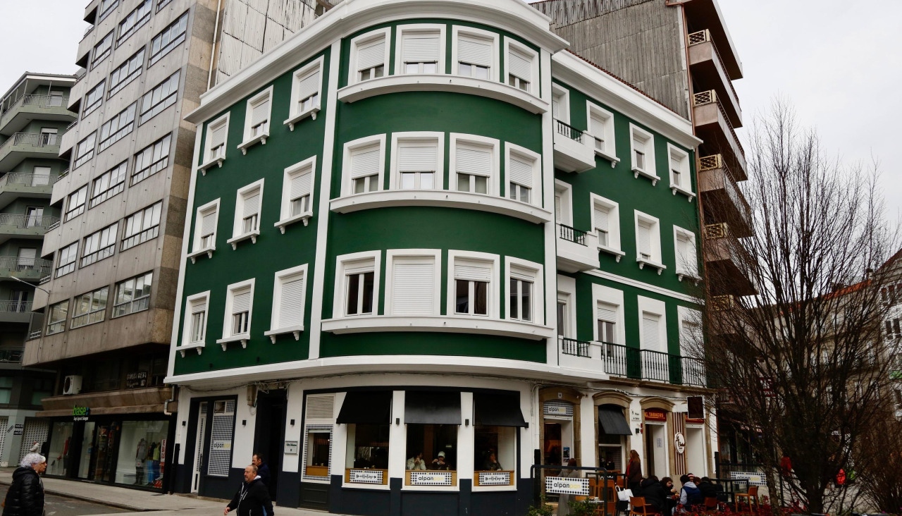 Edificio dedicado a viviendas de uso turístico en Vilagarcía